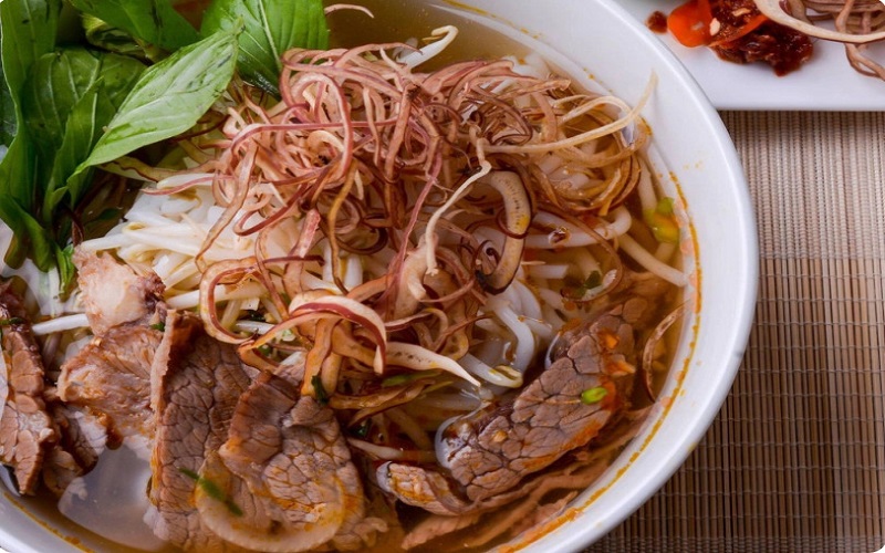 Một tô bún bò bao nhiêu calo